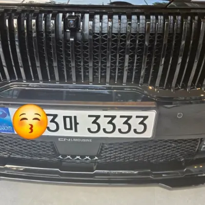 포커번호판 작업 사진 — 3333 번호판을 장착한 차량