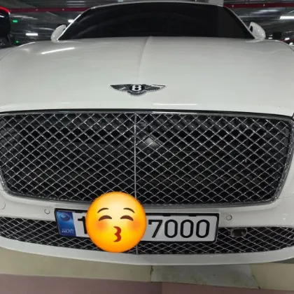 포커번호판 작업 사진 — 7000 번호판을 장착한 차량