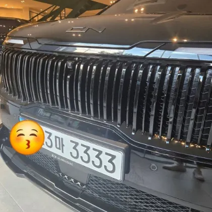 포커번호판 작업 사진 — 3333 번호판을 장착한 차량